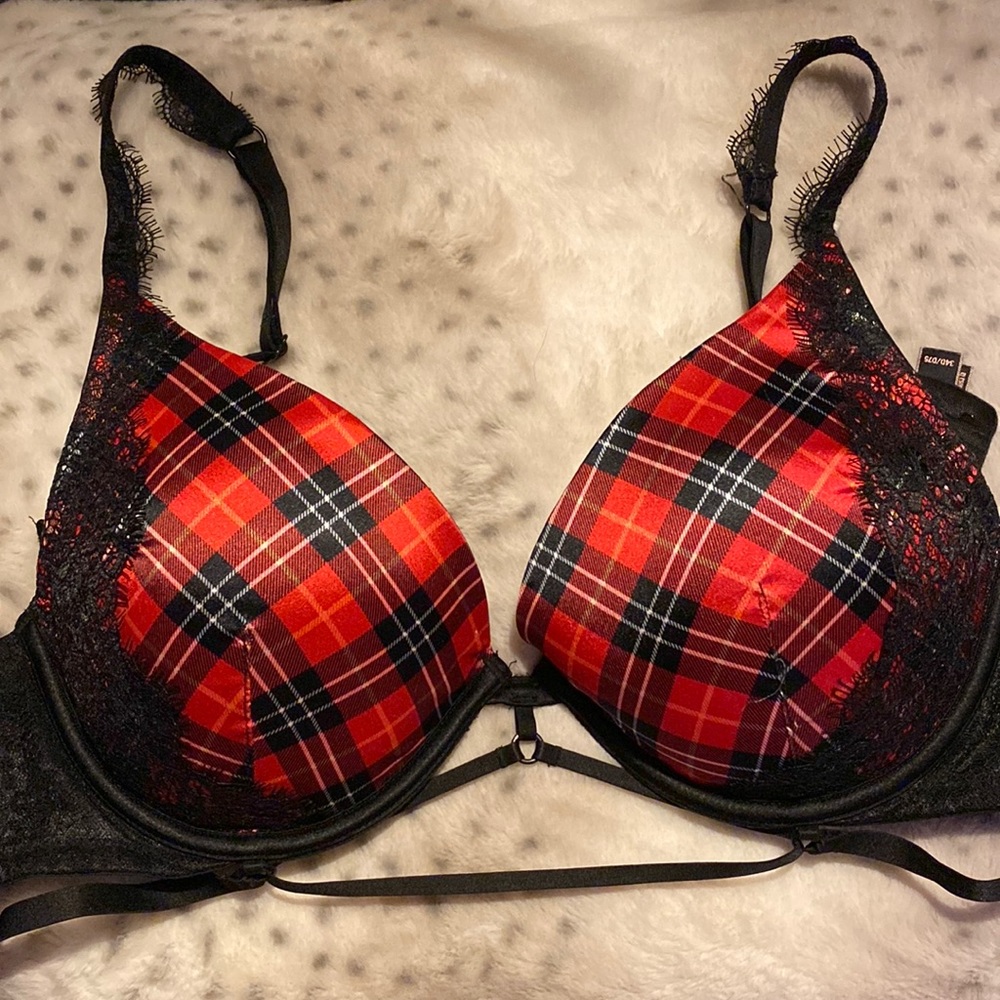 Victoria’s Secret Very Sexy Plunge Bra